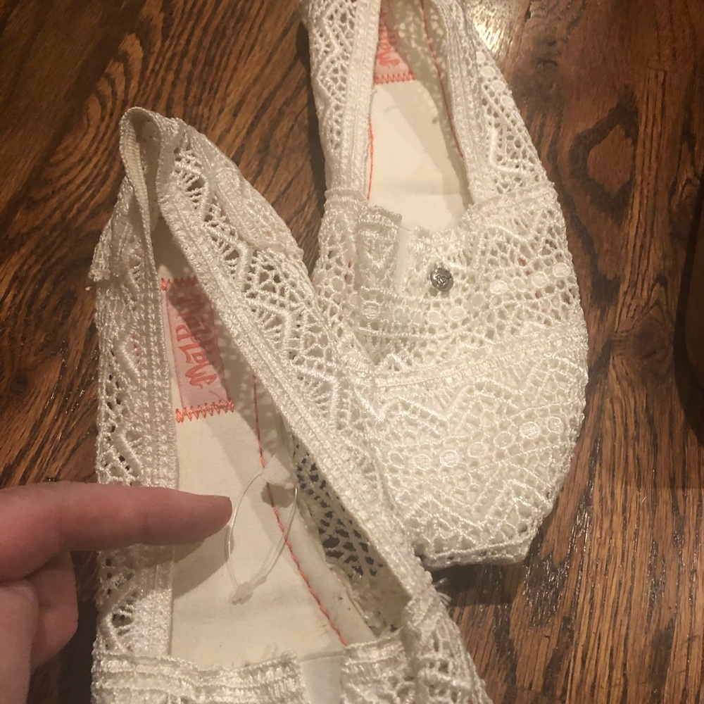 White lace mad love flats from Target sz 11 wmns